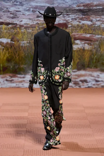 Look 76